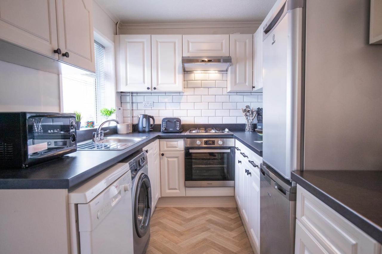 Saltbox Properties- Large!! 3 Bed, 3 Bath House, Parking, Fast Wifi, Town Centre Location! Sleeps 6 Ashby-de-la-Zouch Eksteriør bilde