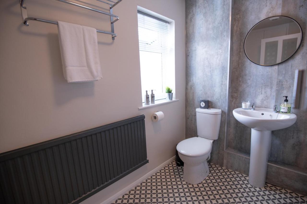 Saltbox Properties- Large!! 3 Bed, 3 Bath House, Parking, Fast Wifi, Town Centre Location! Sleeps 6 Ashby-de-la-Zouch Eksteriør bilde